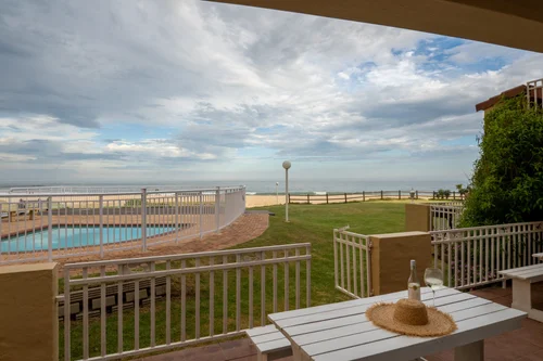 Villa Delfini B3 - comfortable self-catering unit with sea views.