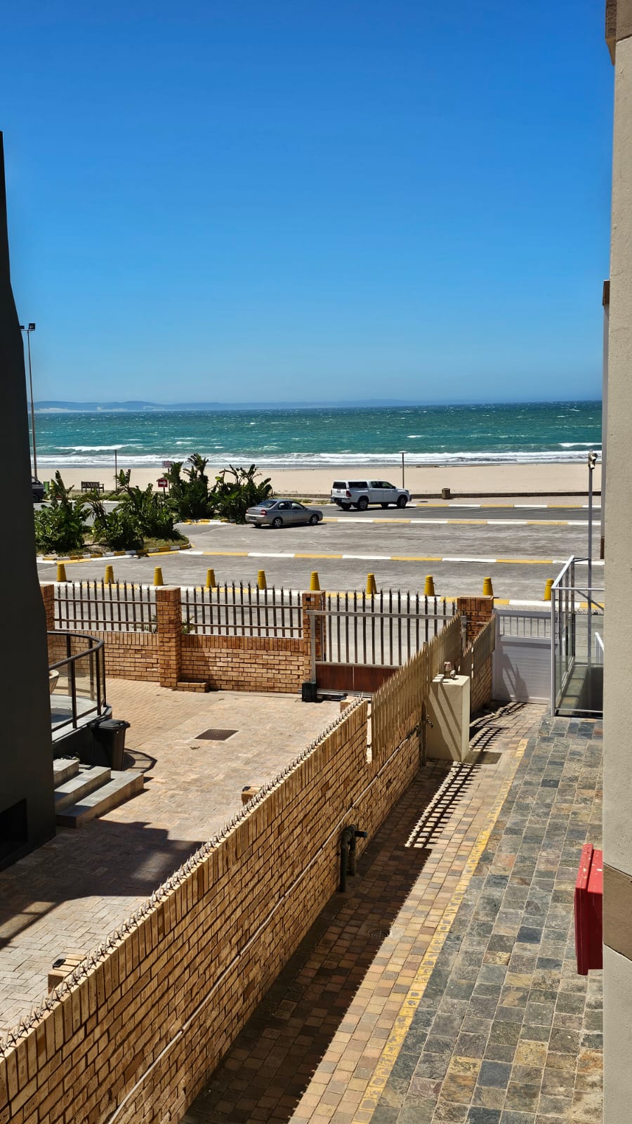 Diaz Views 4B - 2nd floor apartment with partial sea views